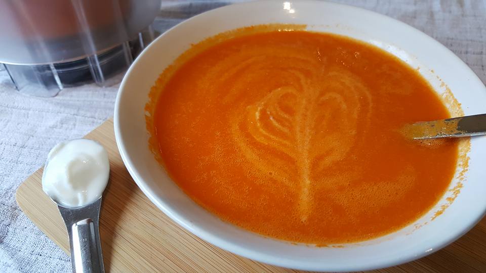 Roasted pepper and carrot soup
