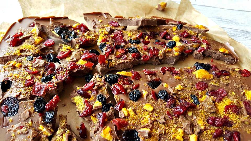 Honeycomb and berries