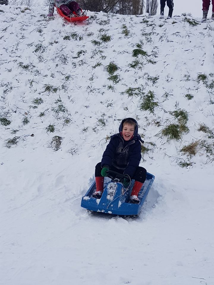 Snow, sledging 