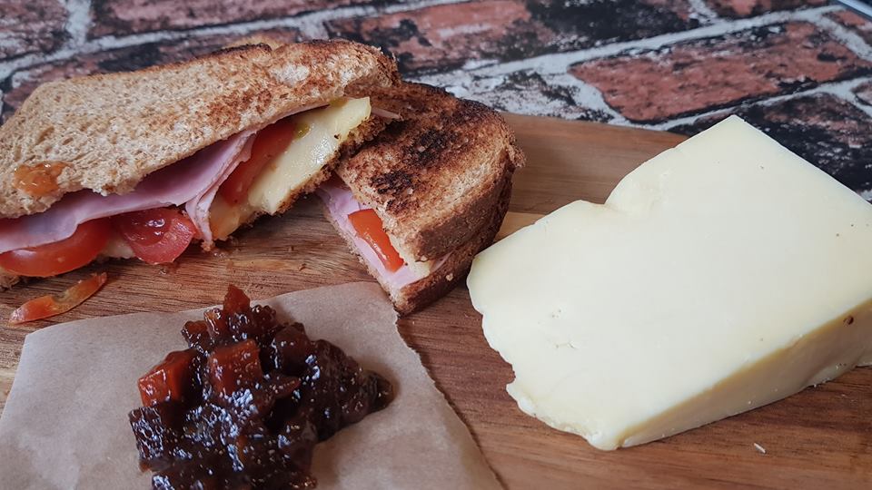 Caws Aberwen in toastie