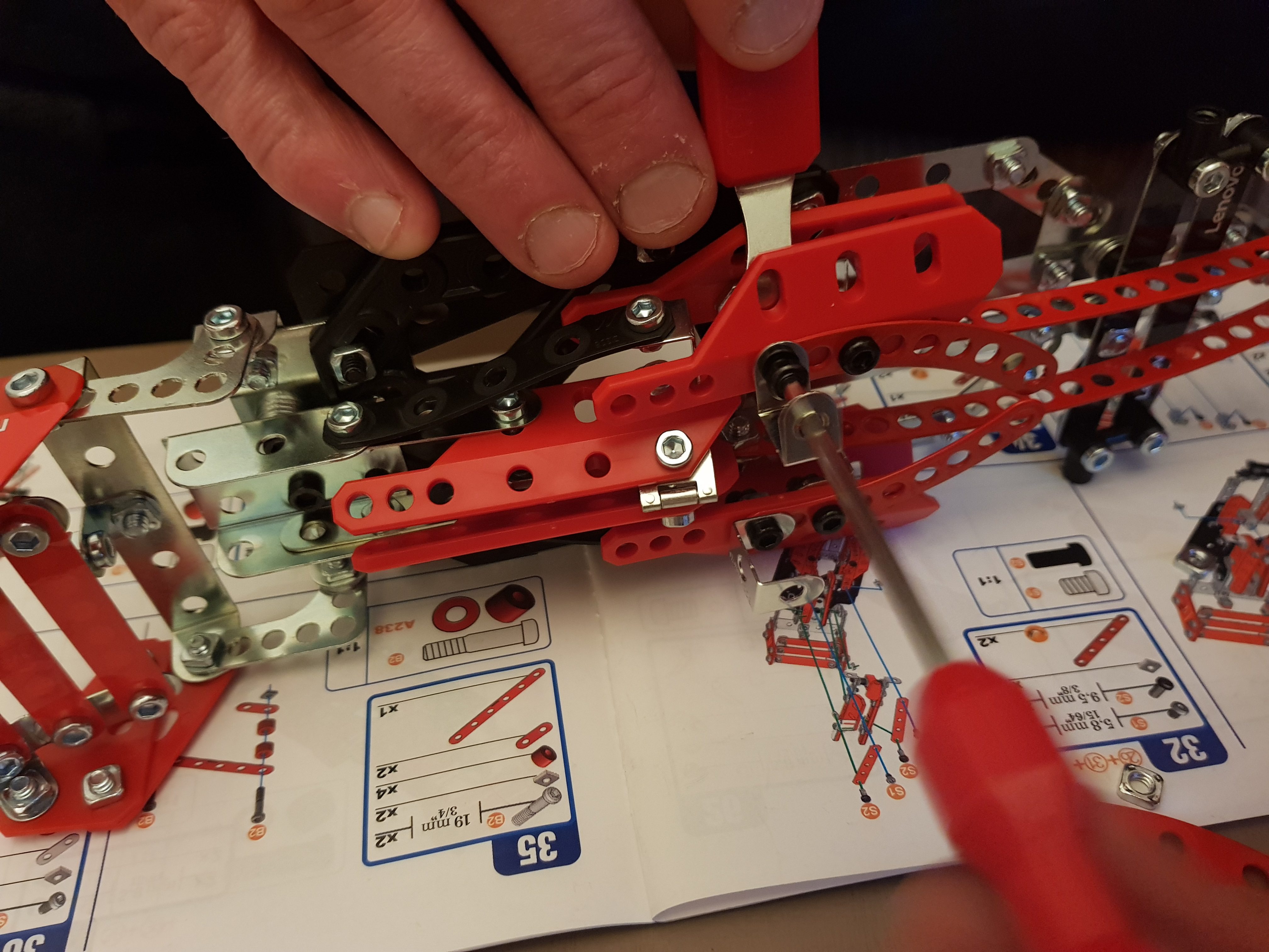 Meccano Ferrari Formula 1 vehicle building