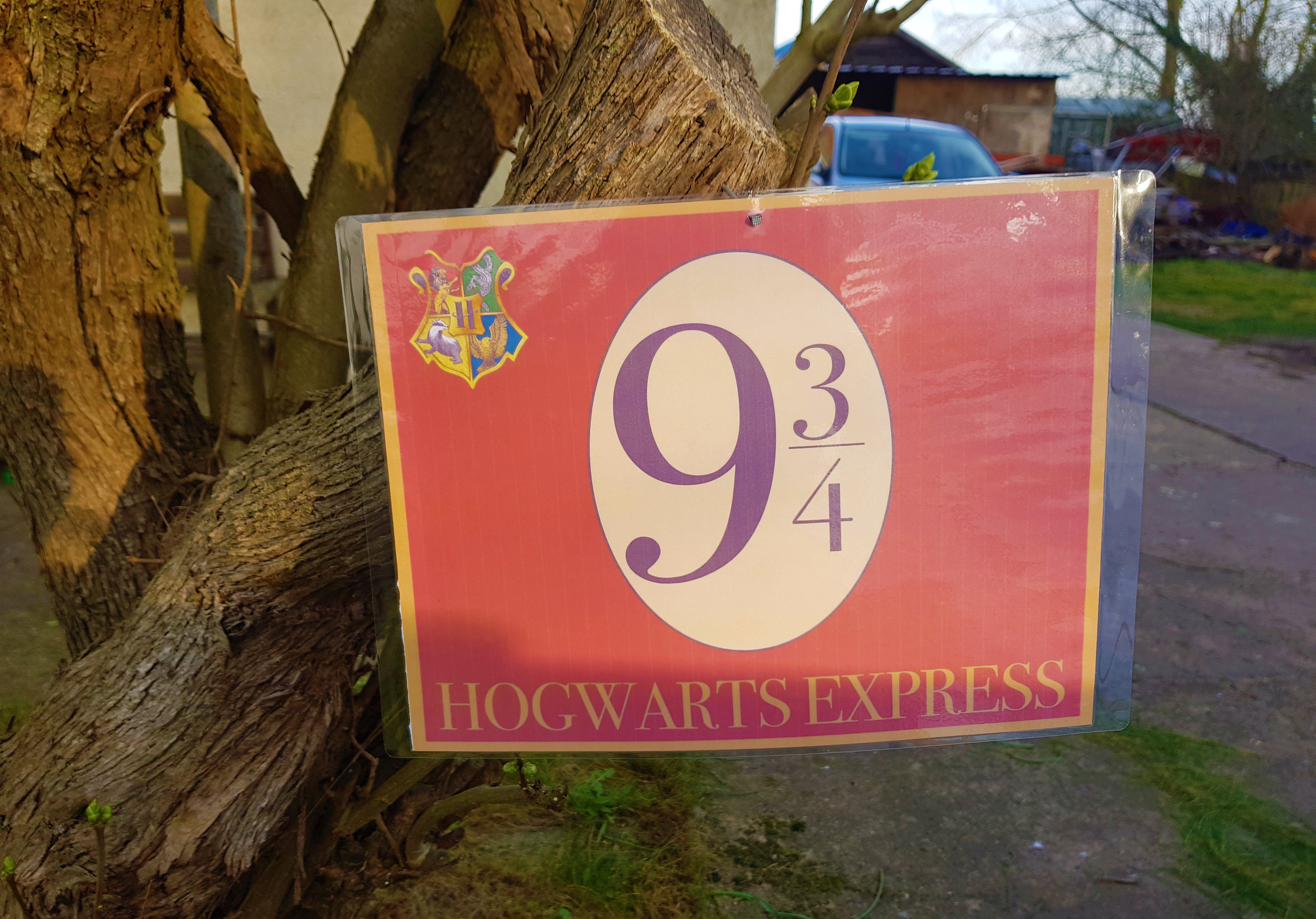 Platform 9 & 3 quarters sign