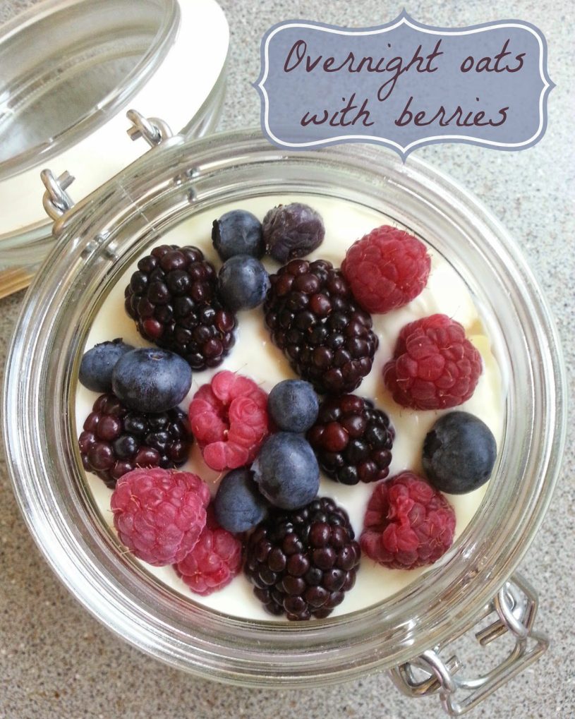 Overnight oats with berries Slimming World Friendly