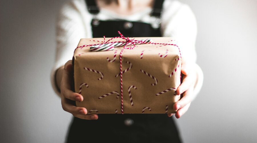 How To Give Memorable Gifts To Loved Ones For Their Birthday